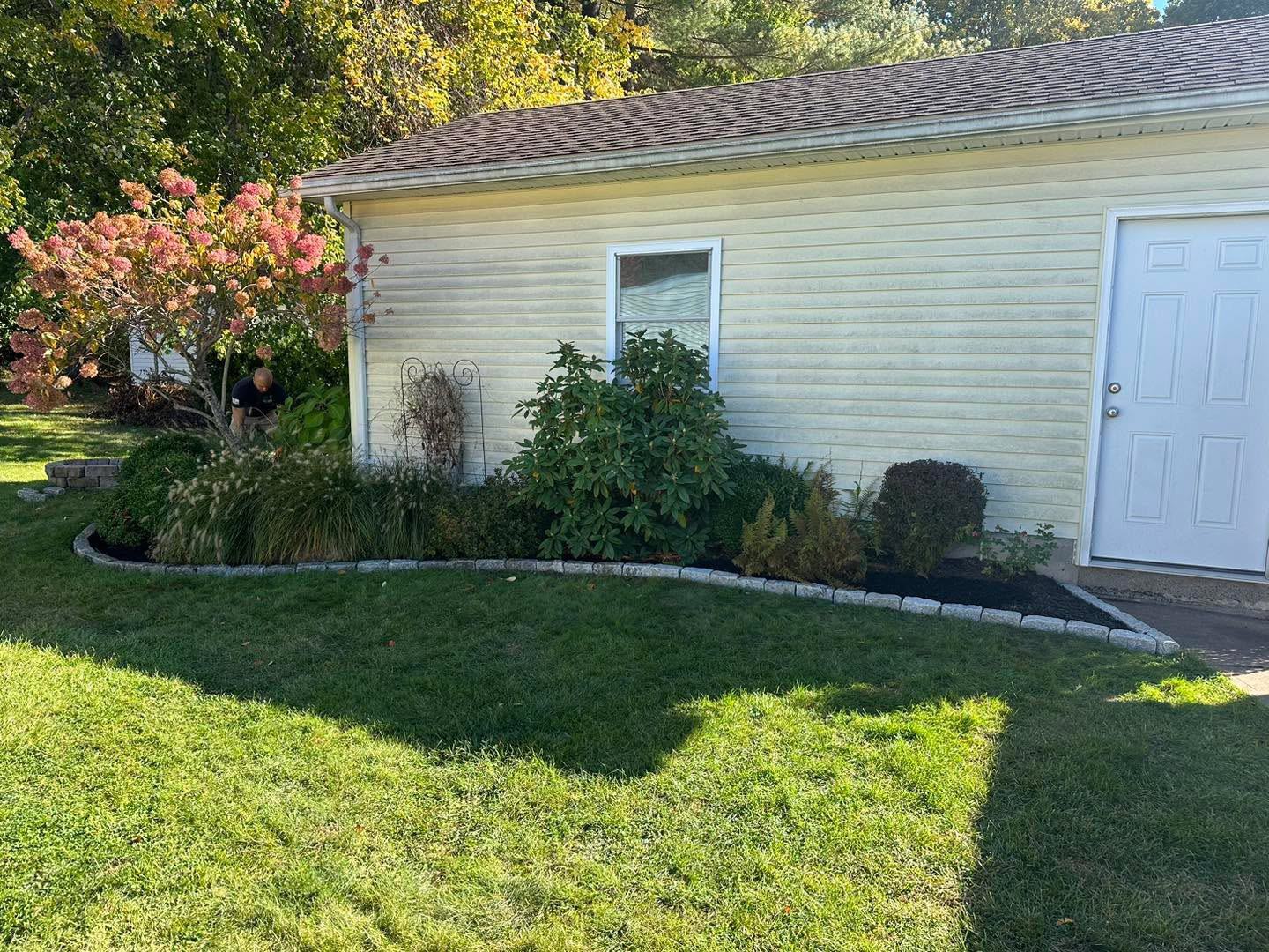 Cobble Bed Edging by TNT Masonry & Pavers in Connecticut